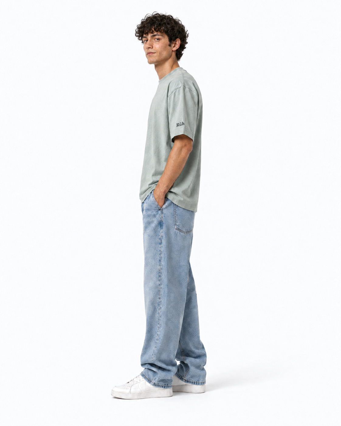 OVERSIZED T-SHIRT